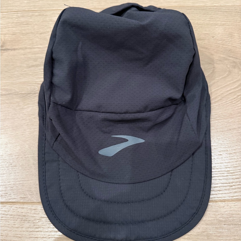 Brooks Lightweight Packable Hat